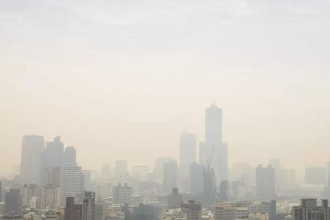 秋高氣燥，警惕“三手煙”！空氣凈化除濕機(jī)